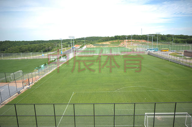 遼寧體育訓(xùn)練中心（柏葉基地）田徑場(chǎng)、足球訓(xùn)